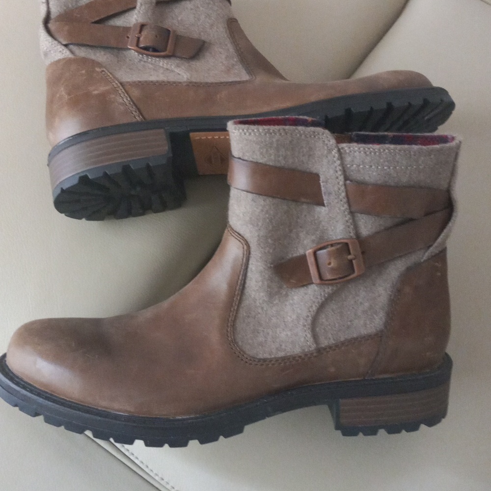 Merrell Women's Legacy Leather & Wool Waterproof Boots Size 7